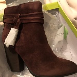 Volatile Enchanted Brown Boots